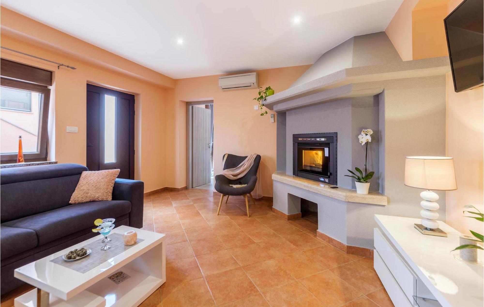 1 Bedroom Stunning Apartment In PUY Exterior foto