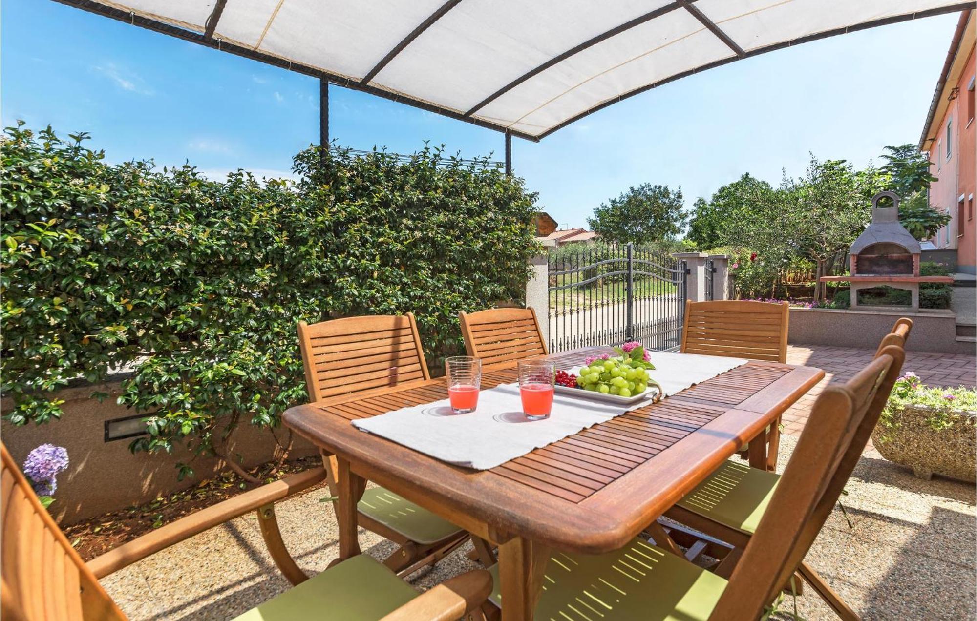 1 Bedroom Stunning Apartment In PUY Exterior foto