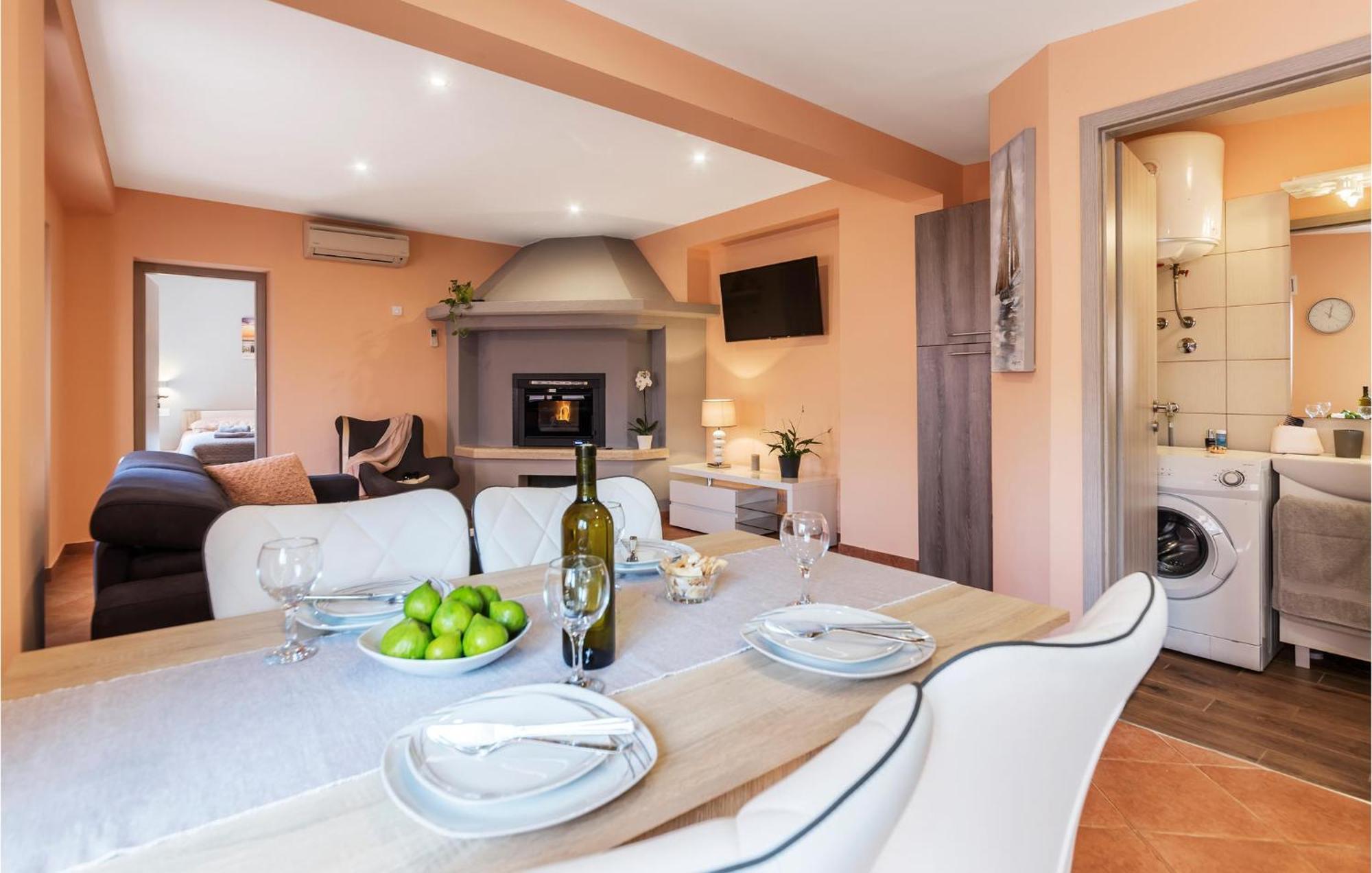 1 Bedroom Stunning Apartment In PUY Exterior foto