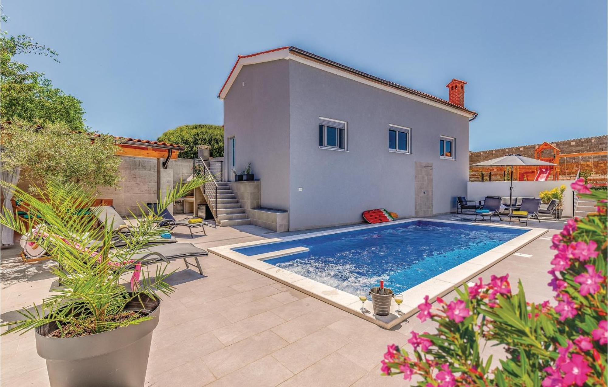 1 Bedroom Stunning Apartment In PUY Exterior foto