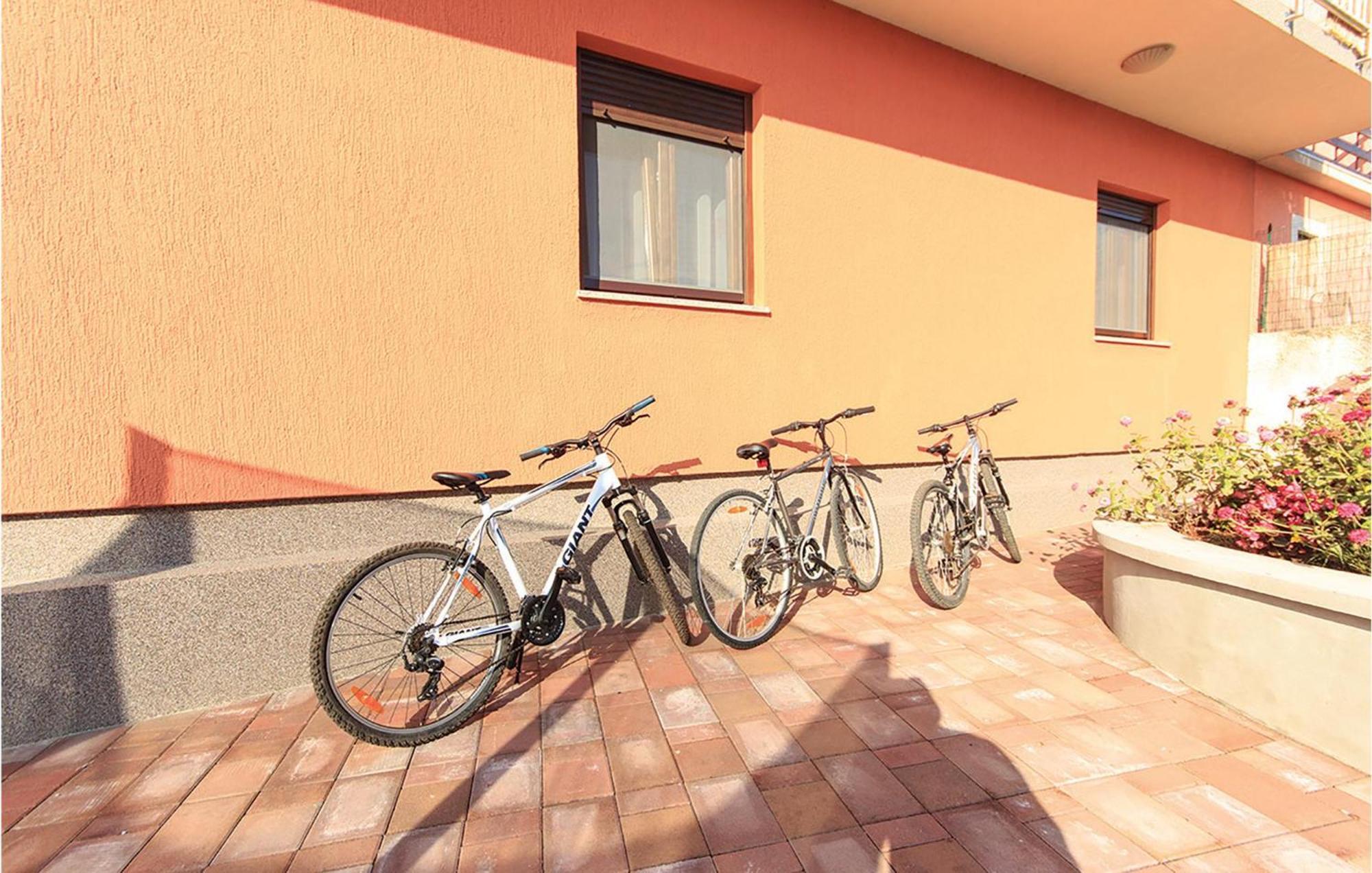 1 Bedroom Stunning Apartment In PUY Exterior foto
